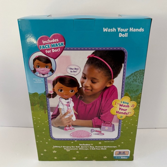 Disney Junior Doc McStuffins Wash Your Hands Talking Singing Doll 6-Piece NEW - Picture 3 of 8